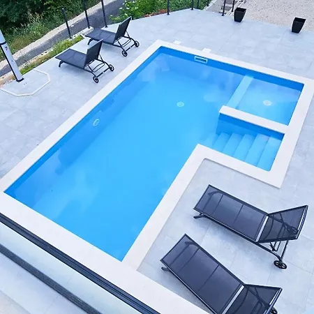 Nono Villa *